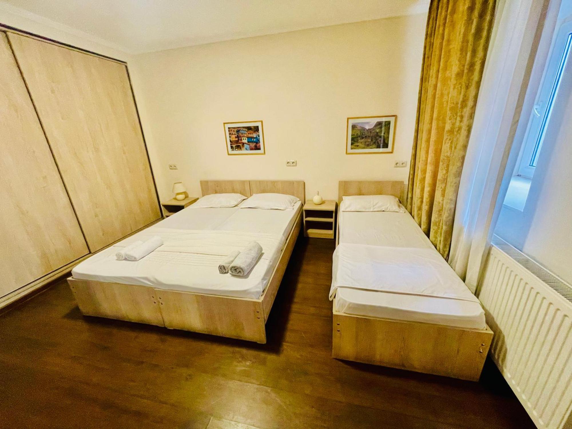Hotel Klarastan Bon Voyage Tbilisi Exterior foto